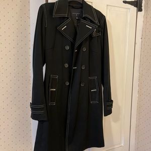Ladies Trench Banana Republic in black Size Lg